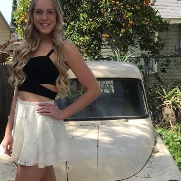 Meet your Posher, Sarah - Picture 2 of 2